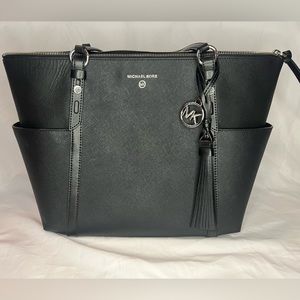 🦖 Micheal Kors tote 🦖